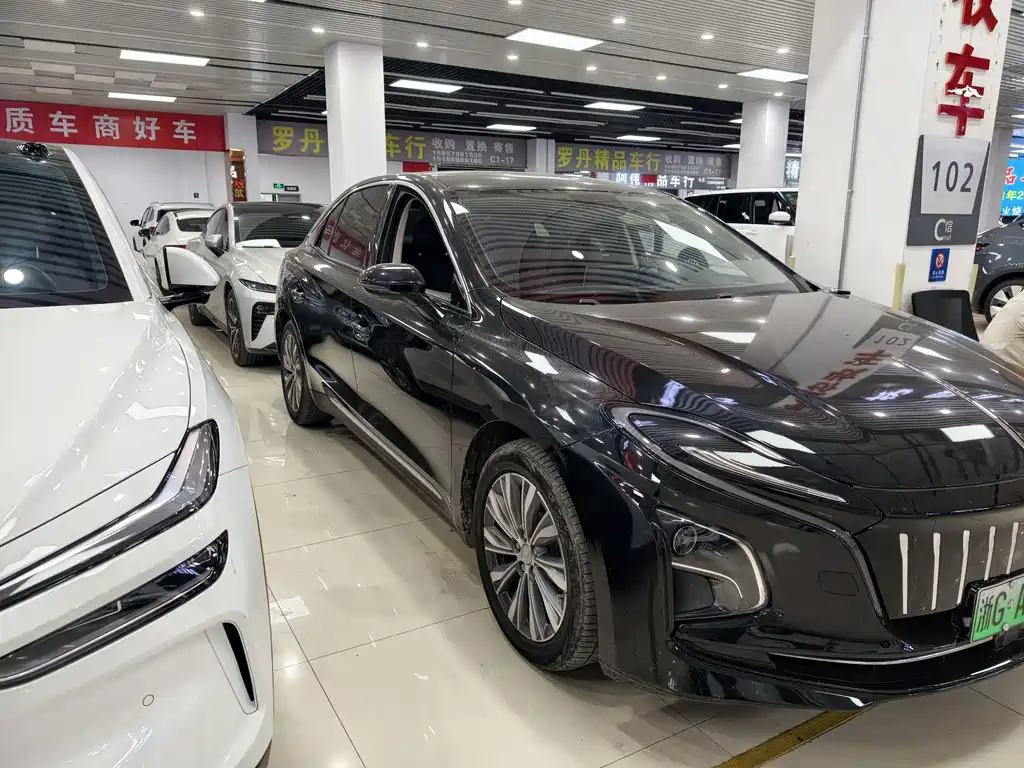 Hongqi Hongqi E-QM5 — миниатюра 2