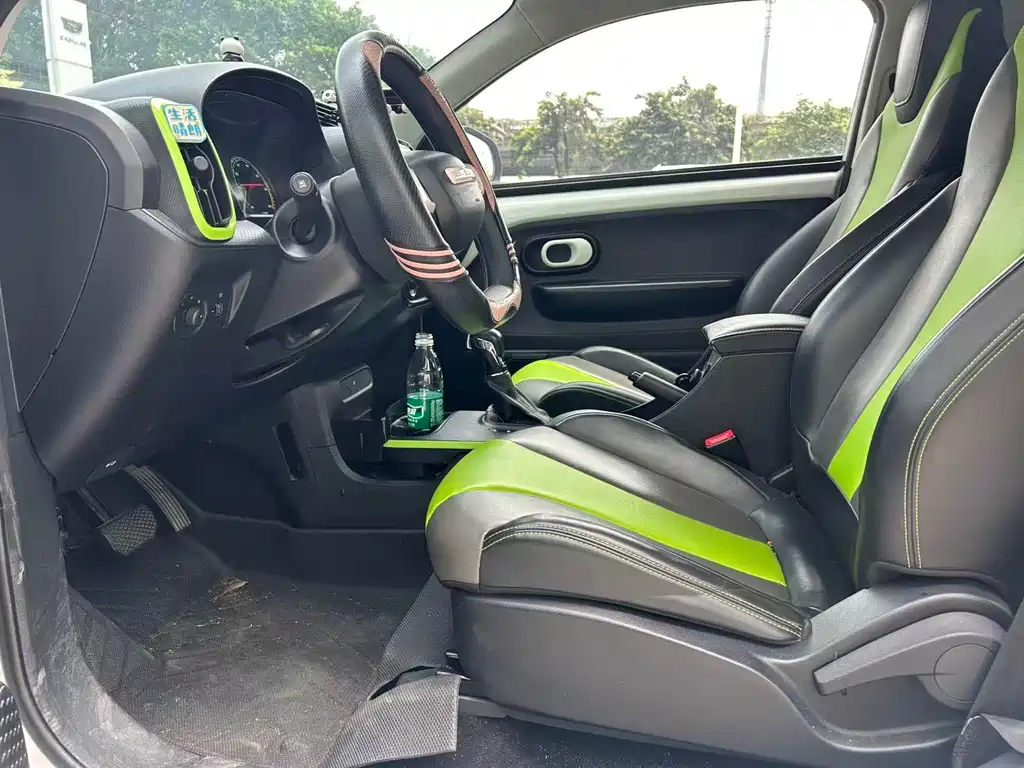Roewe Clever 2021 302km мест