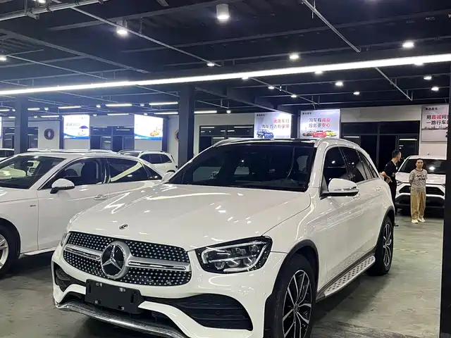 MERCEDES-BENZ GLC