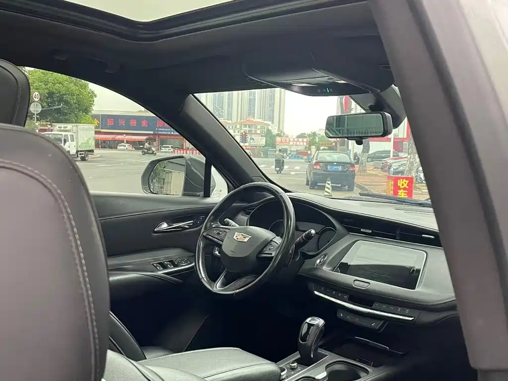 Cadillac XT4 2018 28T Lead