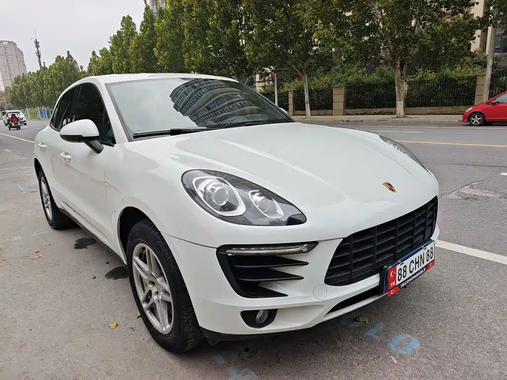 Porsche Macan — миниатюра 3