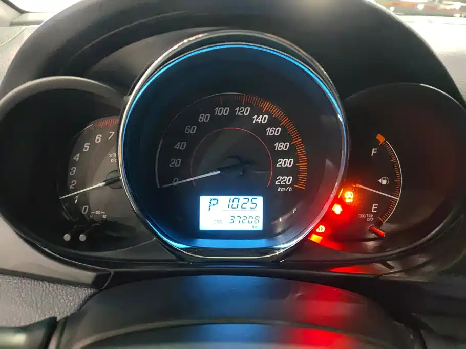 Toyota Yaris L — миниатюра 14
