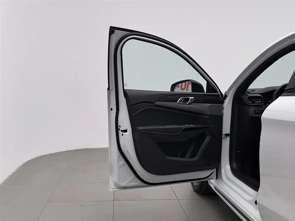 Lynk & Co 02 Hatchback 2022 2.0TD Plus