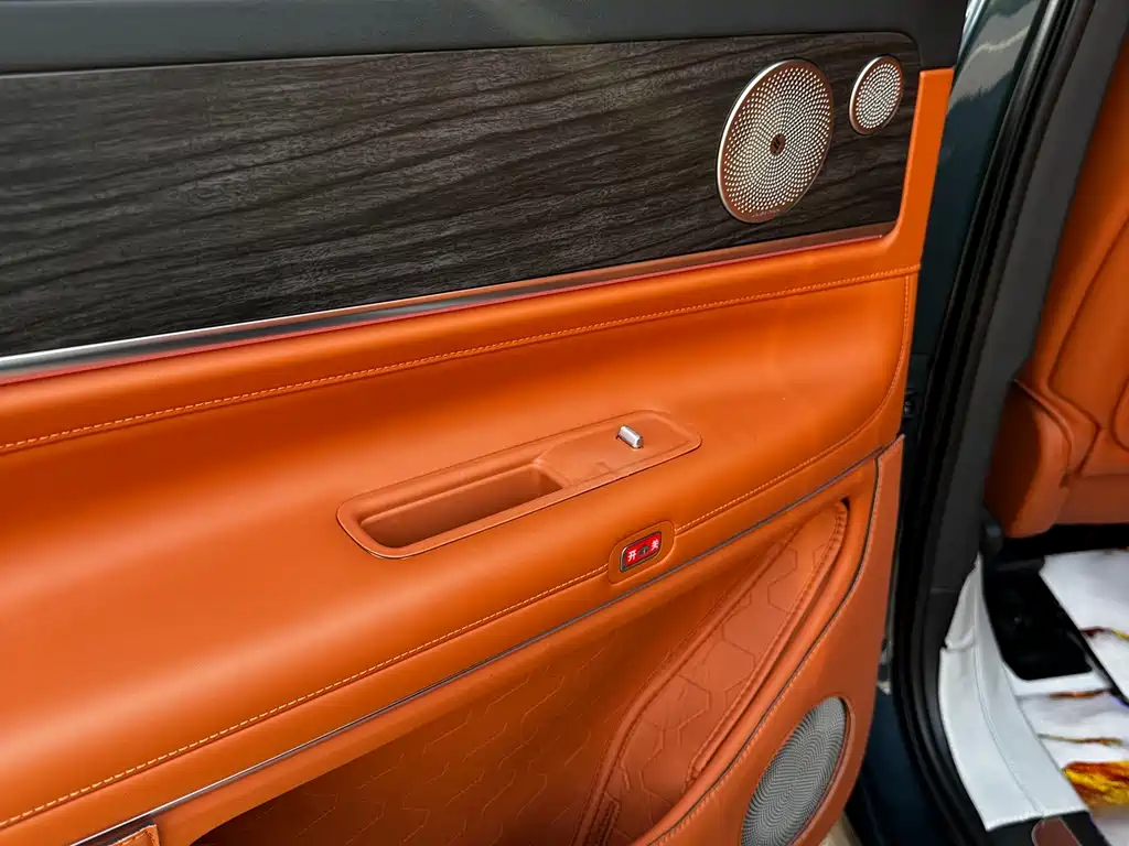 AITO ASK THE WORLD M9