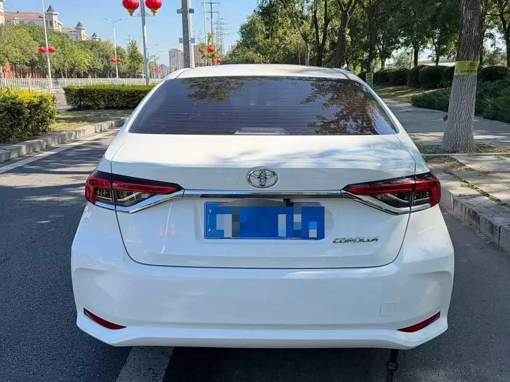 Toyota Corolla 1.5 л 2022 г. Белый, пробег 38000 км