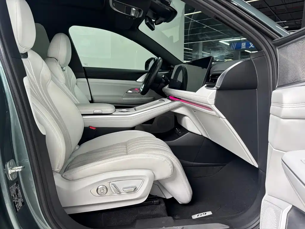 XPeng G9 — миниатюра 6