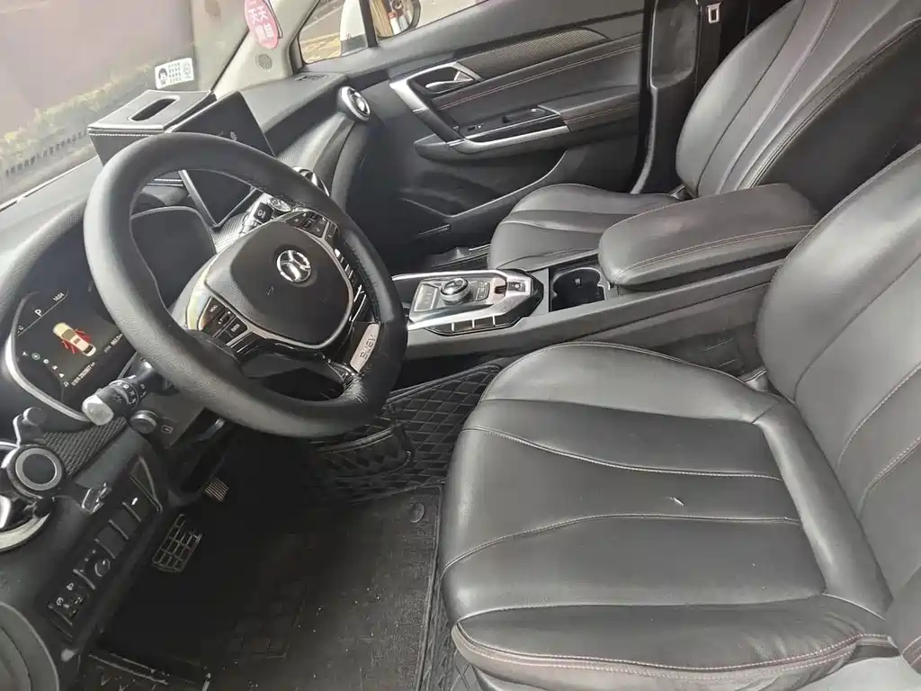 BAIC EU5 — миниатюра 6