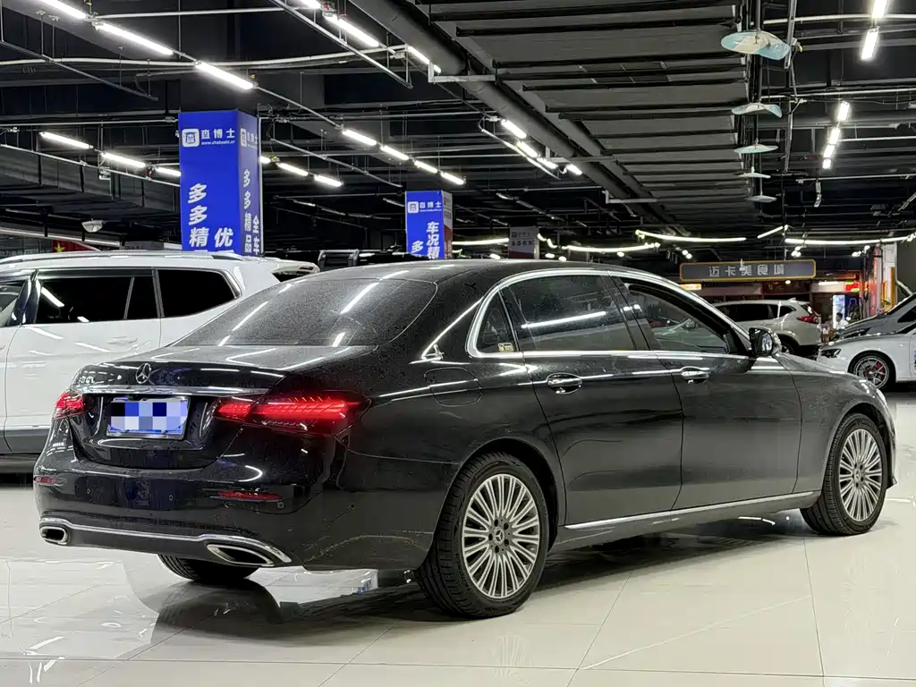 Mercedes-Benz E-Class — миниатюра 6