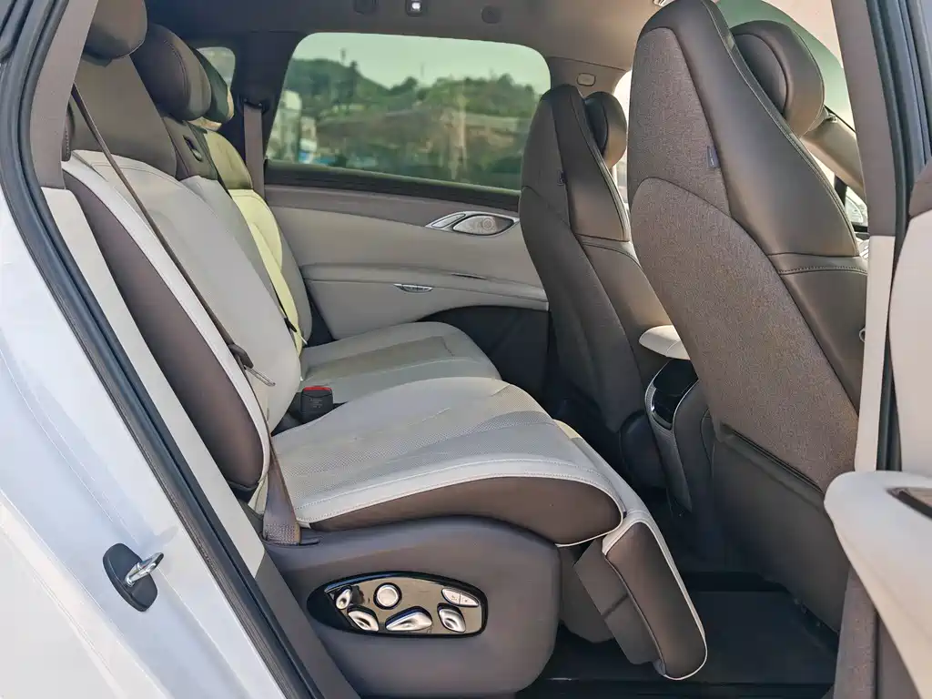 ZHIJI AUTOMOBILE ZHIJI LS7