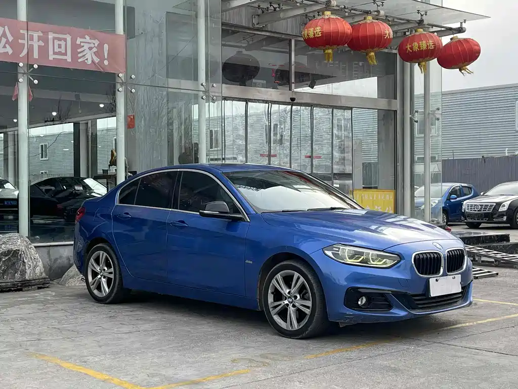 BMW 1 SERIES