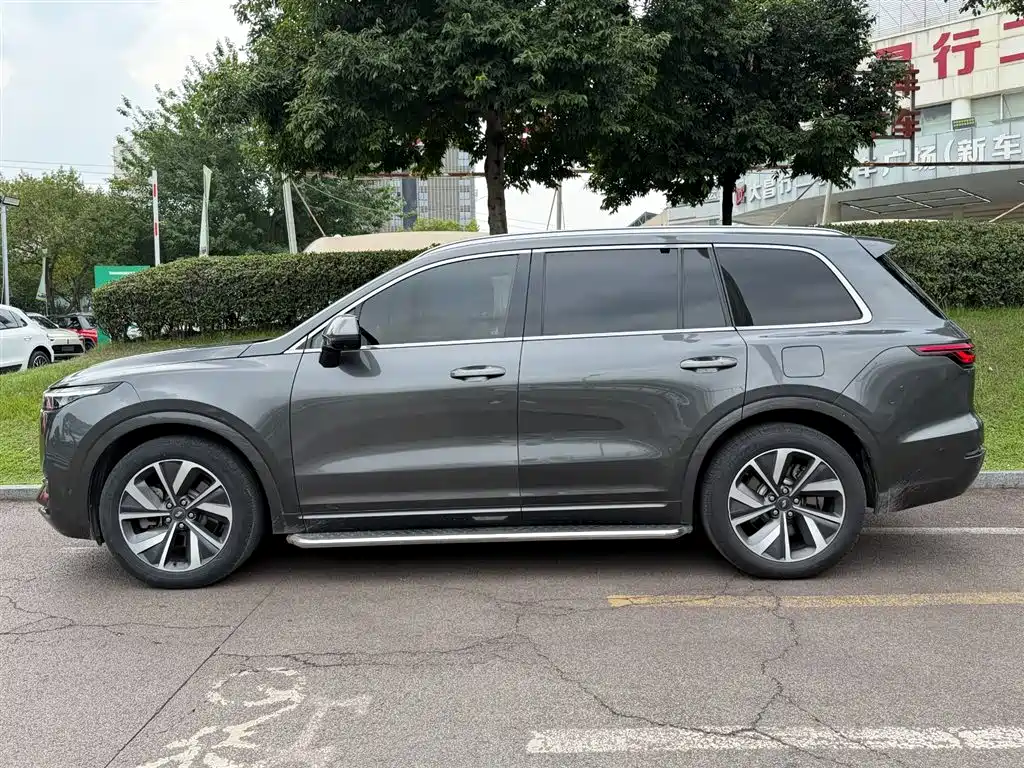 Li Auto ONE 2021 6 мест