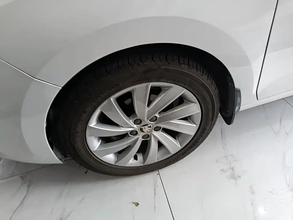 Skoda Rapid — миниатюра 23
