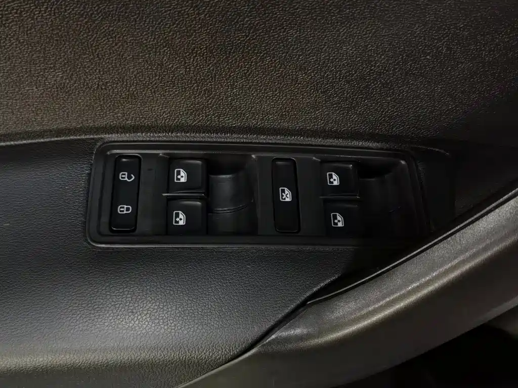 Skoda Rapid — миниатюра 8