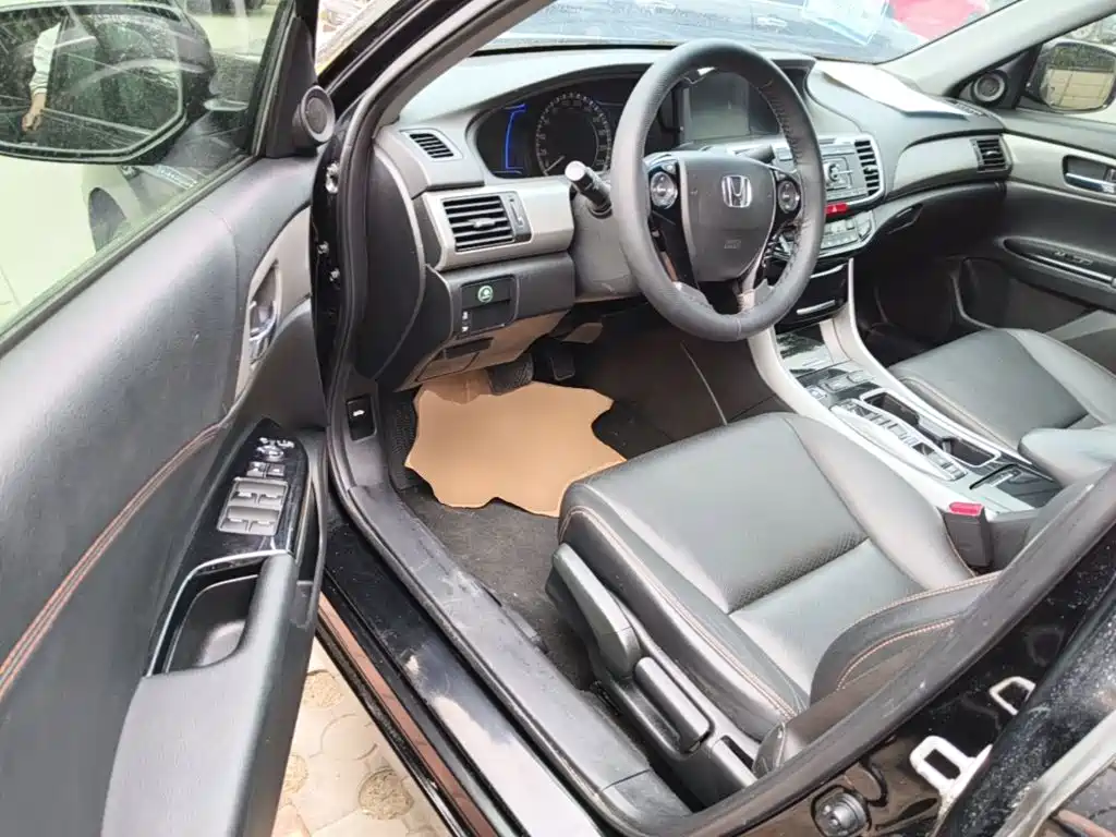 Honda Accord — миниатюра 16