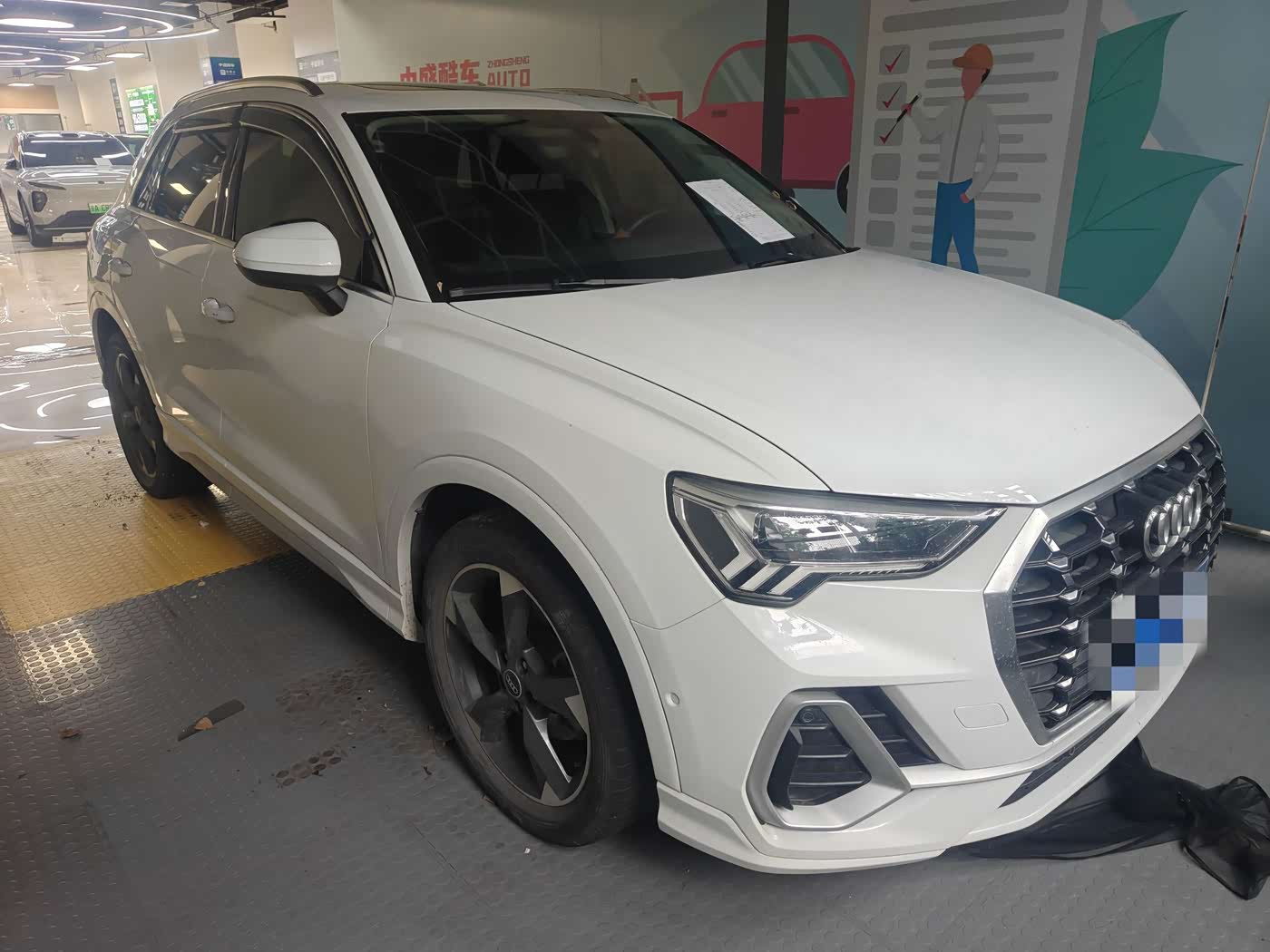 Audi Q3 1.4 л 2021 г. Белый, пробег 40100 км