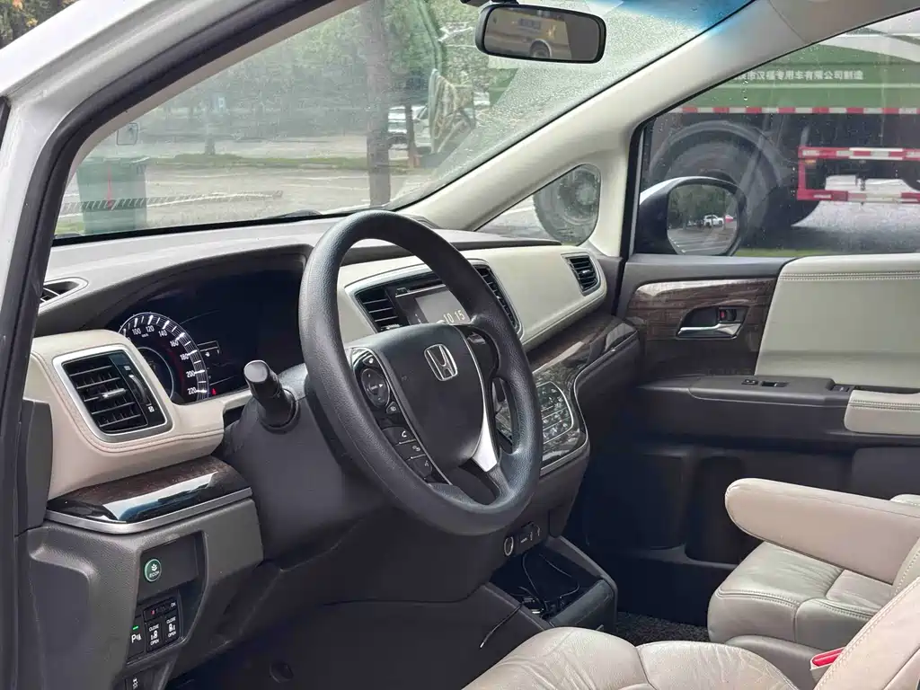 Honda Odyssey — миниатюра 8