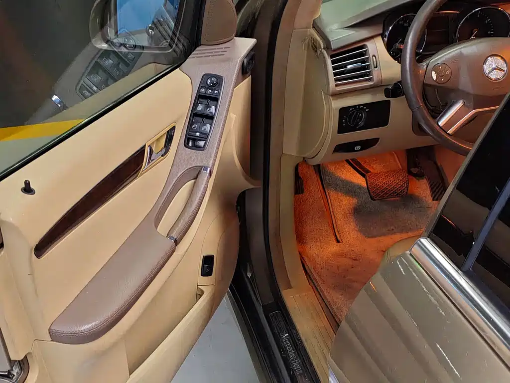 Mercedes-Benz R 2010 R 350 L 4MATIC
