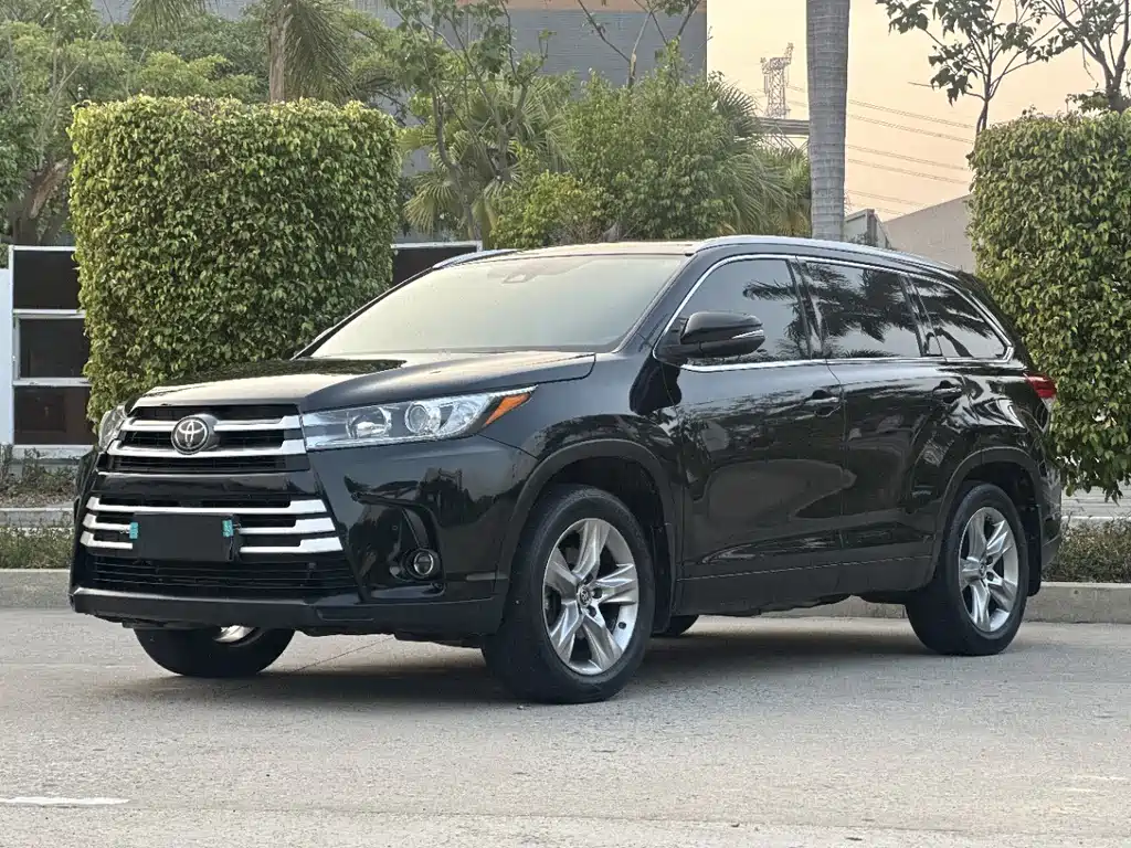 TOYOTA HIGHLANDER