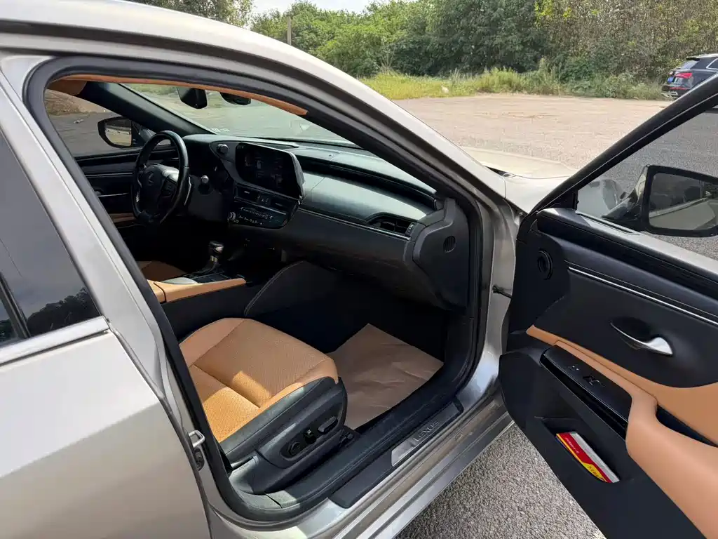 Lexus ES — миниатюра 6