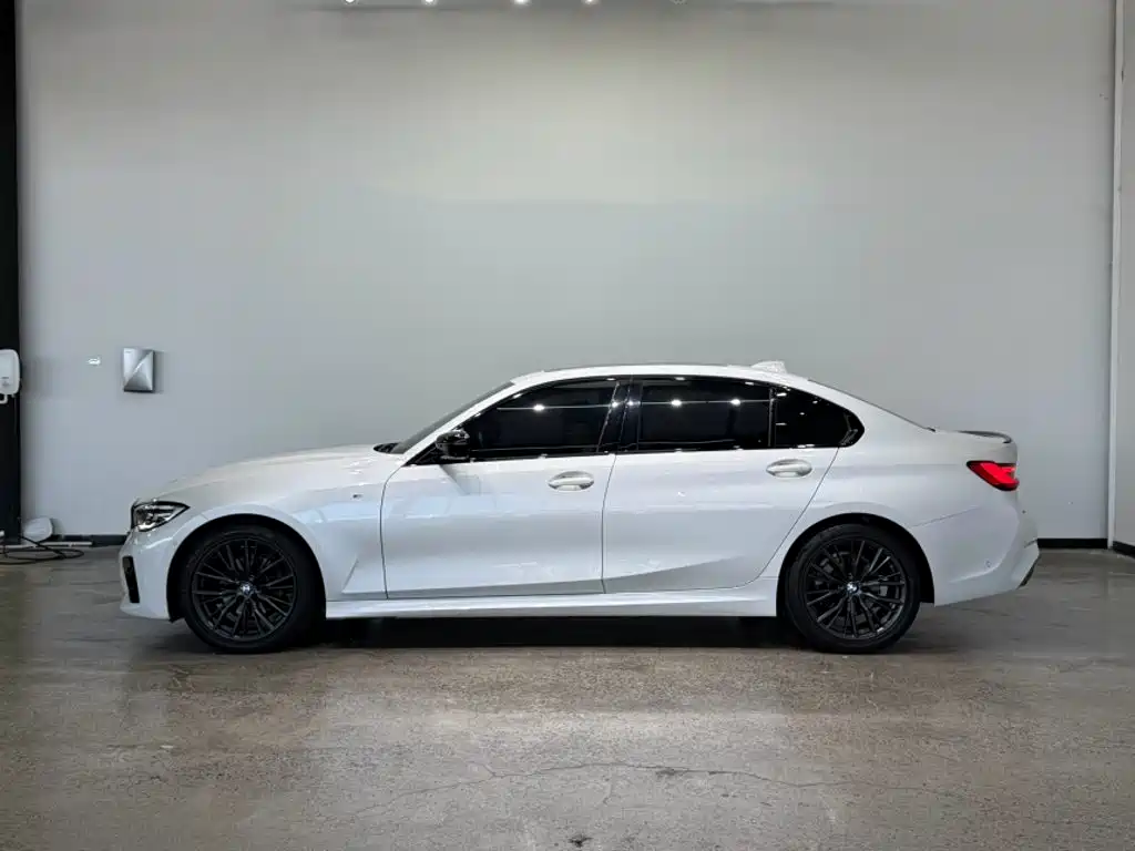BMW 3 Series — миниатюра 12