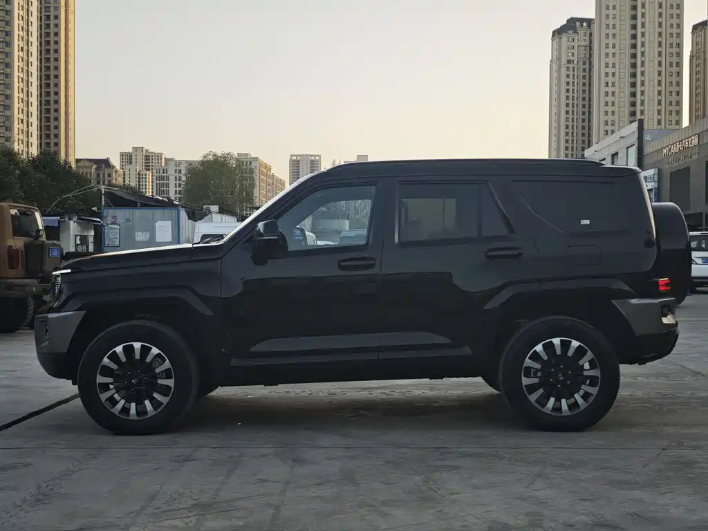 TANK TANK 700 NEW ENERGY