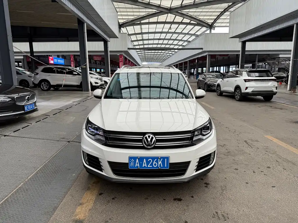 Volkswagen Tiguan 2015 2.0TSI AT Luxury