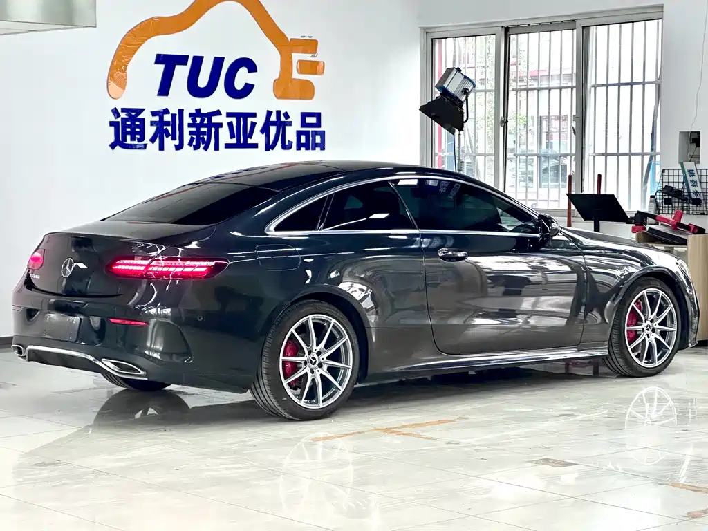 MERCEDES-BENZ E CLASS