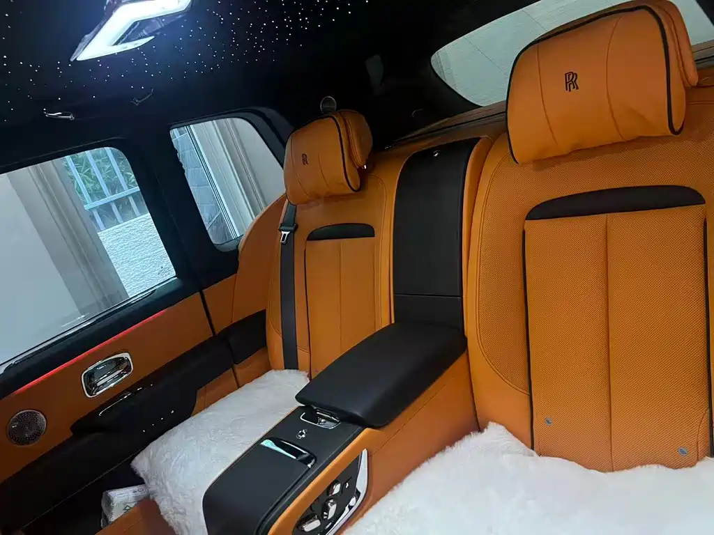 Rolls-Royce Cullinan 2018 мест