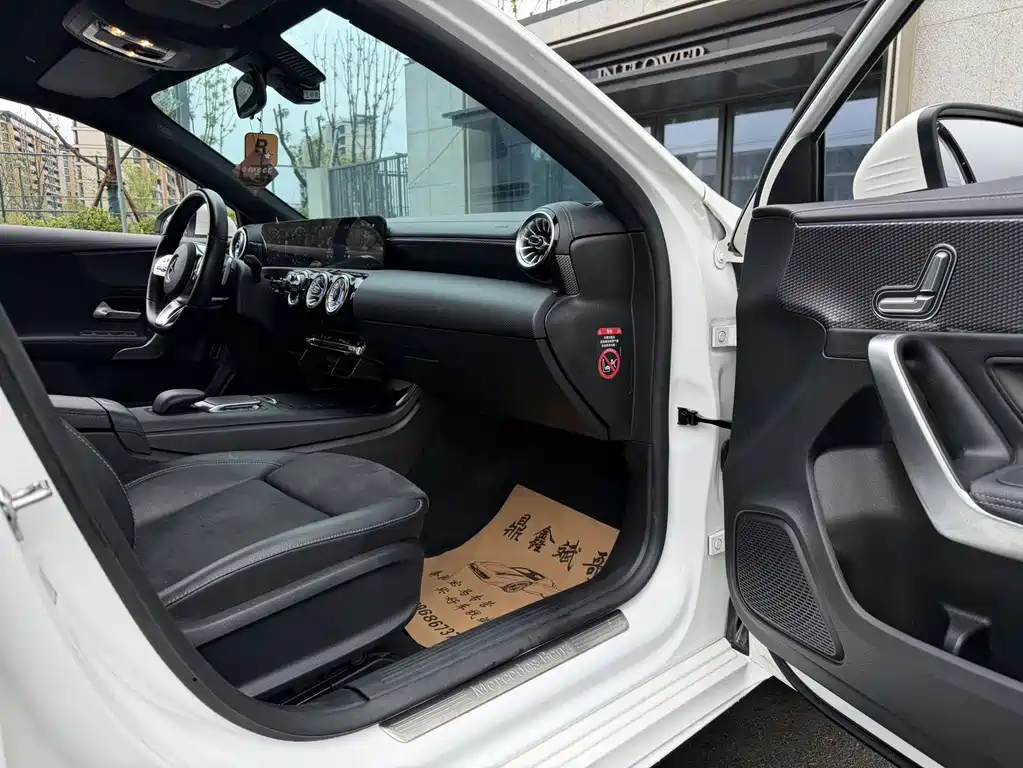 Mercedes-Benz A-Class — миниатюра 6