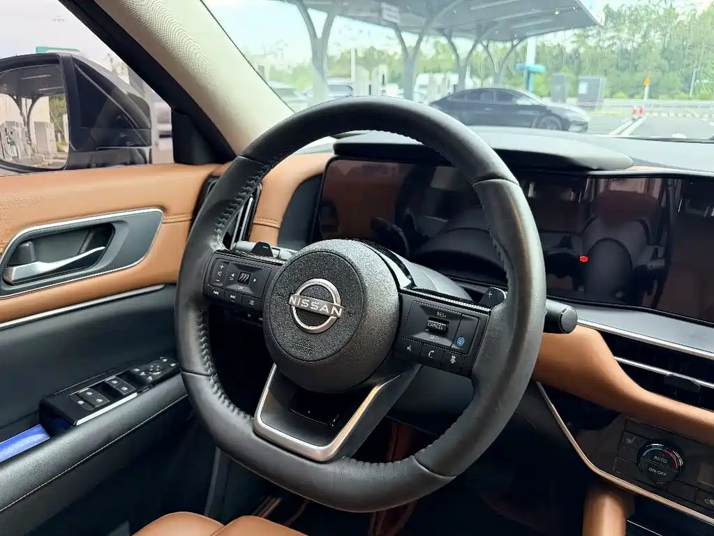 Nissan Teramont — миниатюра 8
