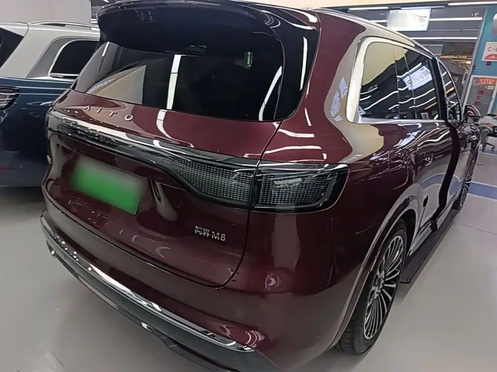 Aito M8 2025 Ultra 53.4kWh 5 мест (192 )
