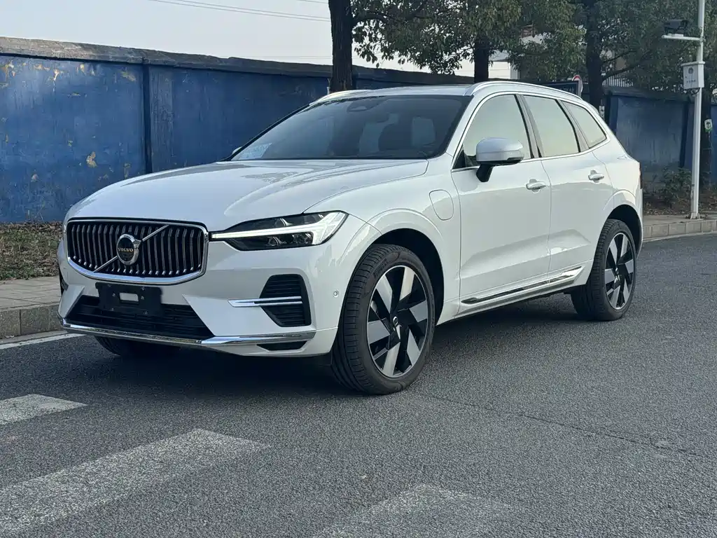 VOLVO XC60 PLUG IN HYBRID