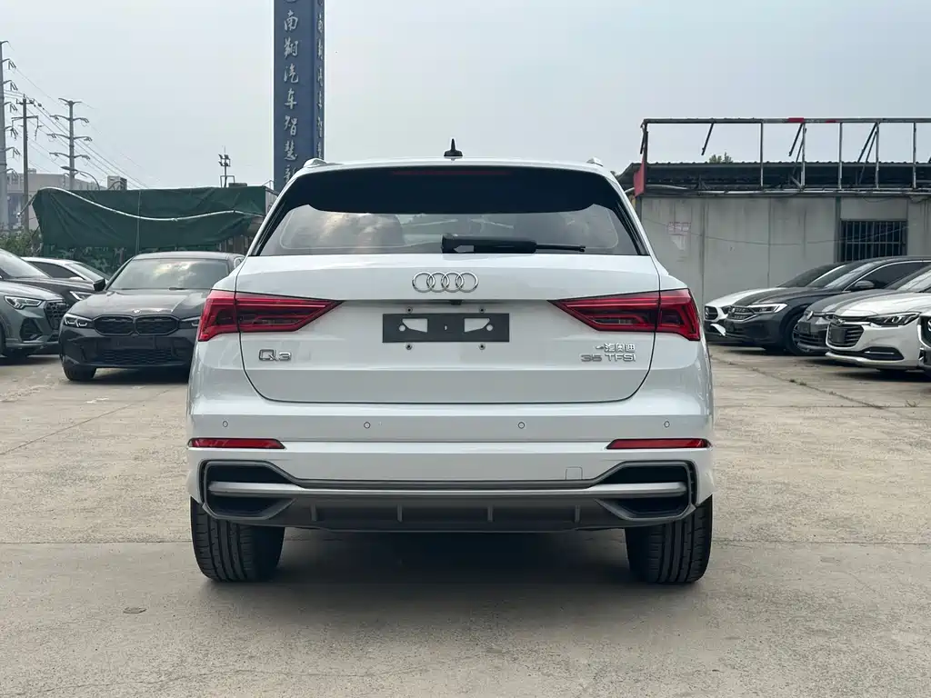 Audi Q3 2023 35 TFSI Fashion (1.4T)
