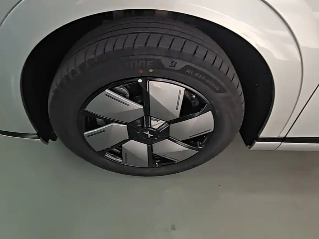 XPeng X9 — миниатюра 23