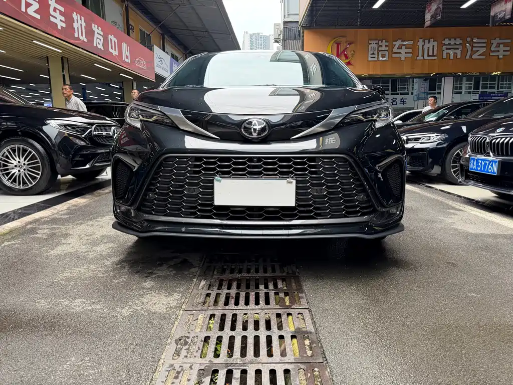 Toyota Granvia 2024 2.5L Luxury