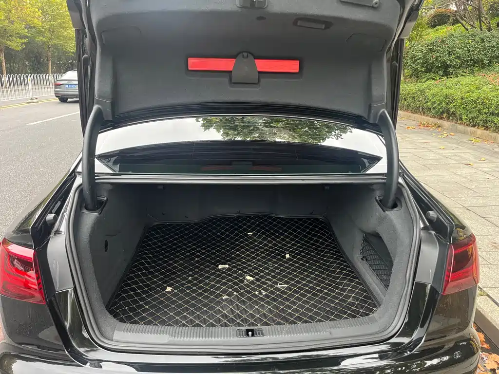 Audi A6L — миниатюра 10