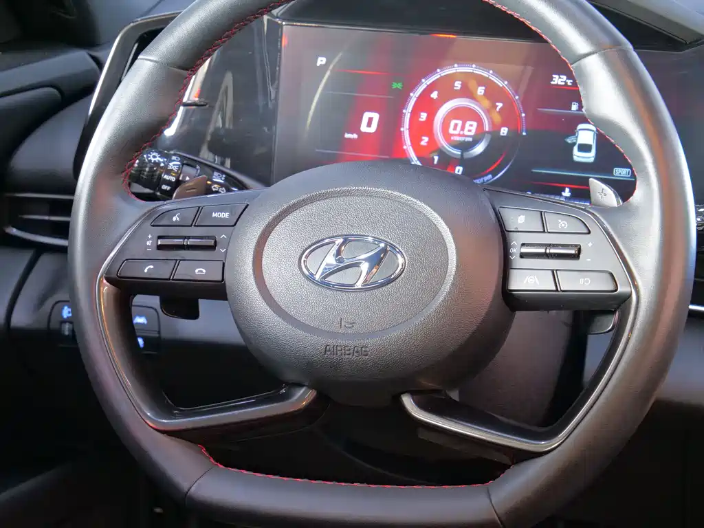 Hyundai Elantra — миниатюра 14