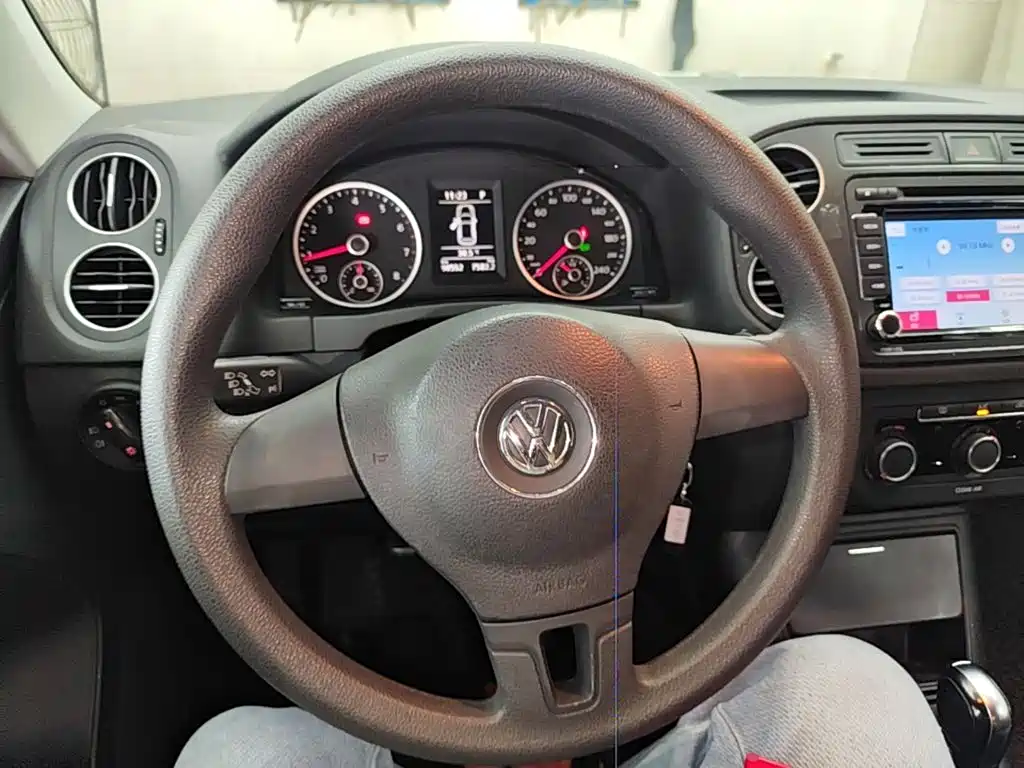 Volkswagen Tiguan — миниатюра 11