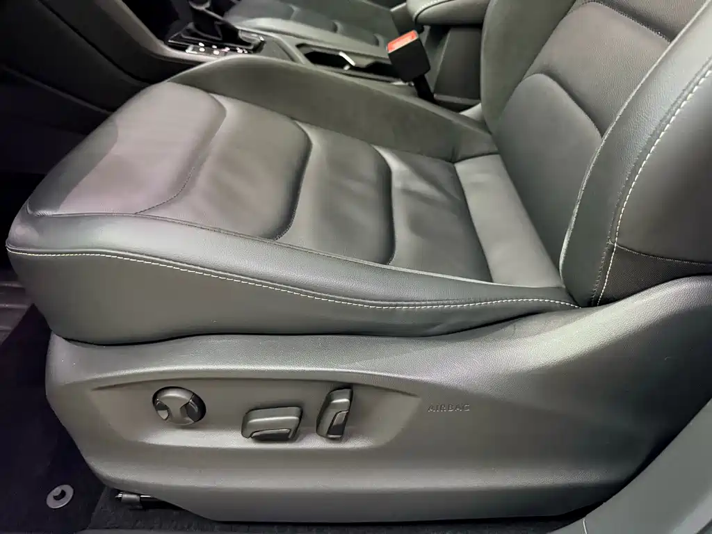 Volkswagen Tiguan L — миниатюра 13