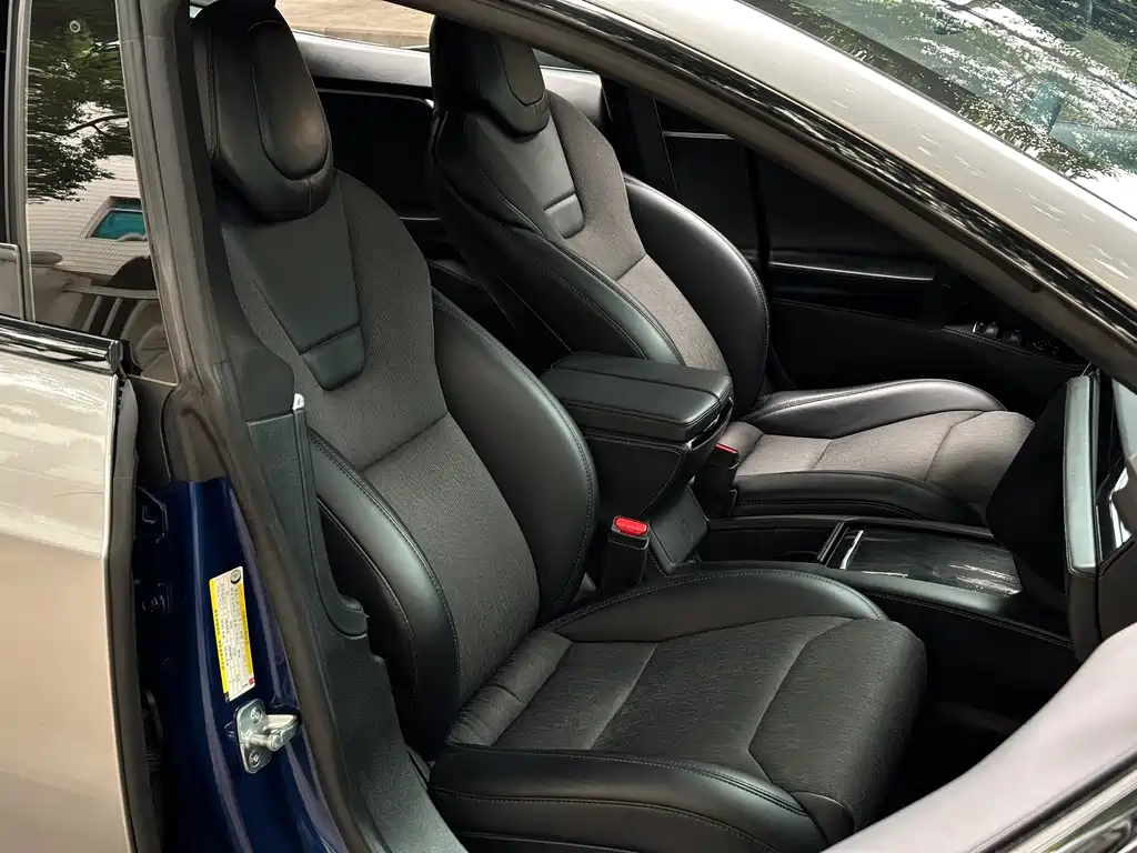 Tesla Model S — миниатюра 20