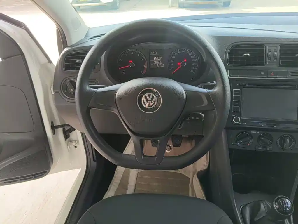 Volkswagen Polo — миниатюра 11