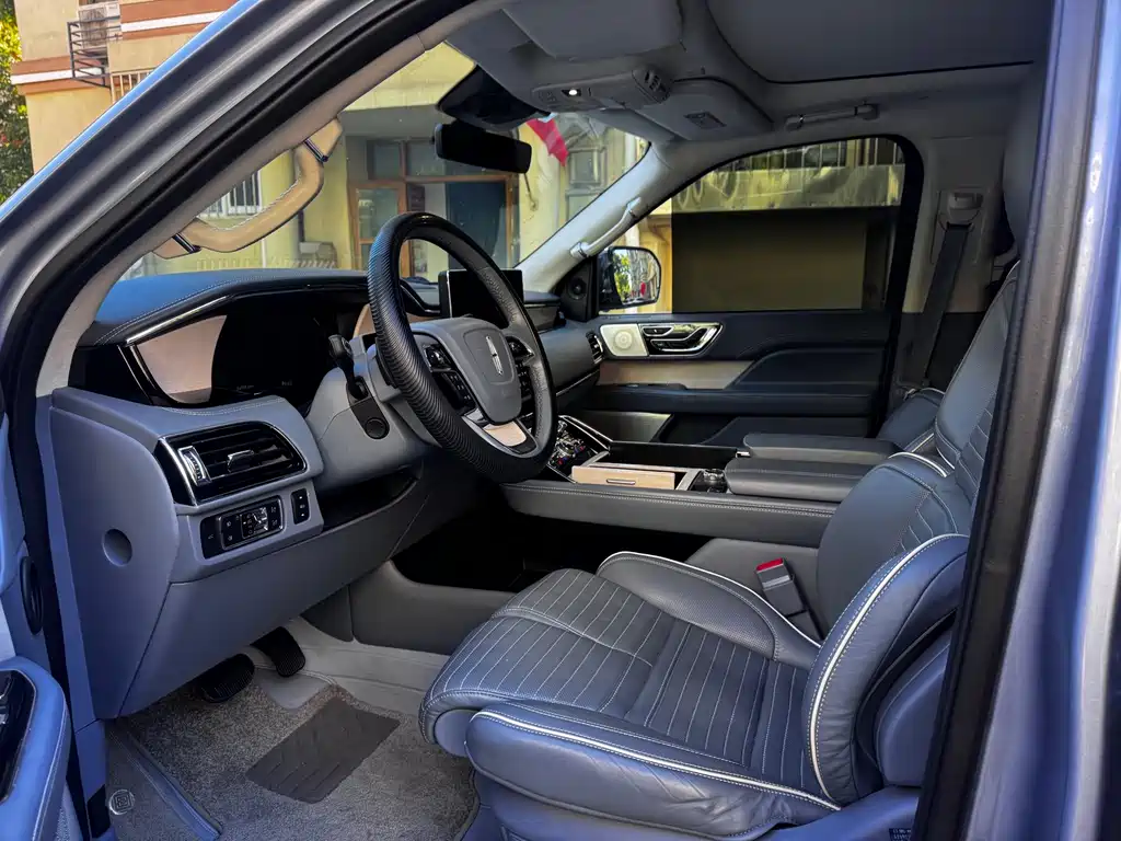 Lincoln Navigator — миниатюра 4