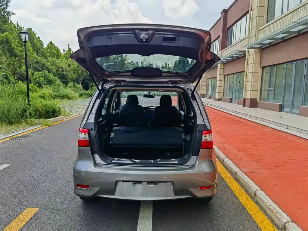Nissan Livina — миниатюра 18