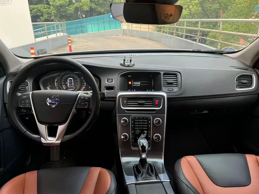 Volvo V60 — миниатюра 8
