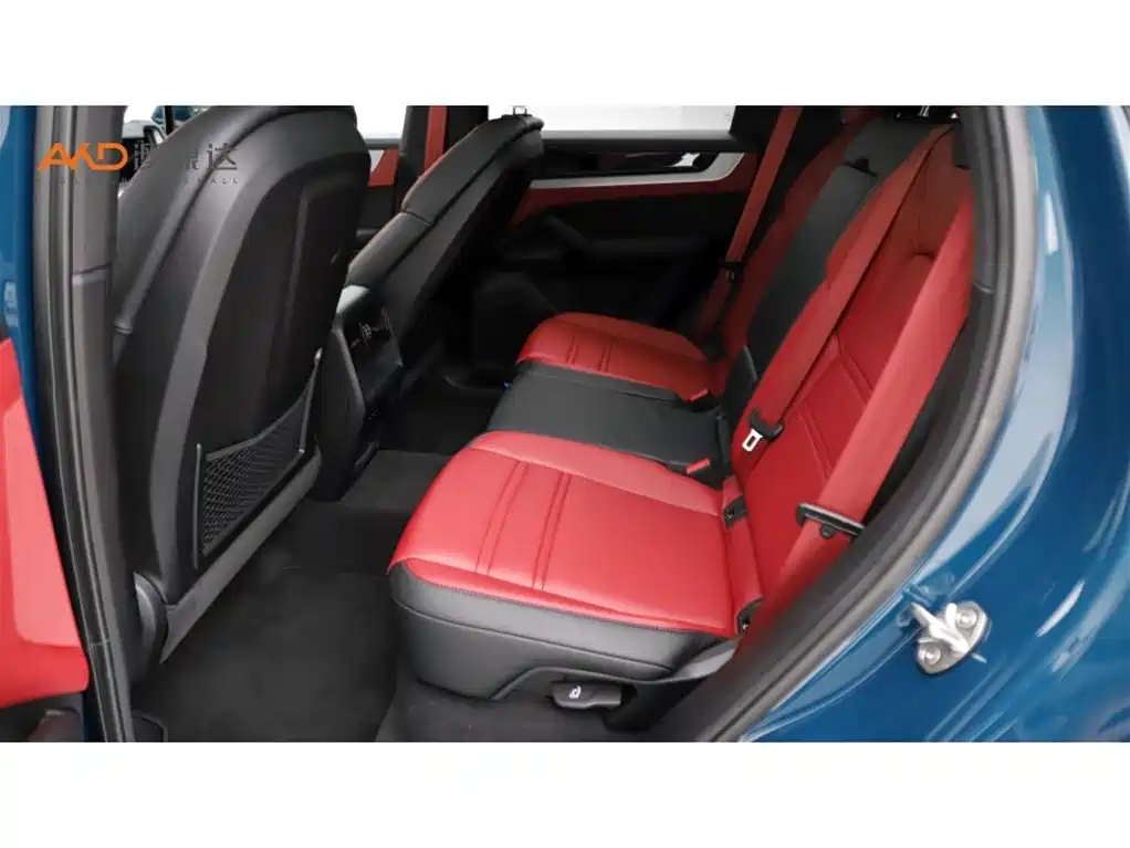 Porsche Cayenne — миниатюра 7