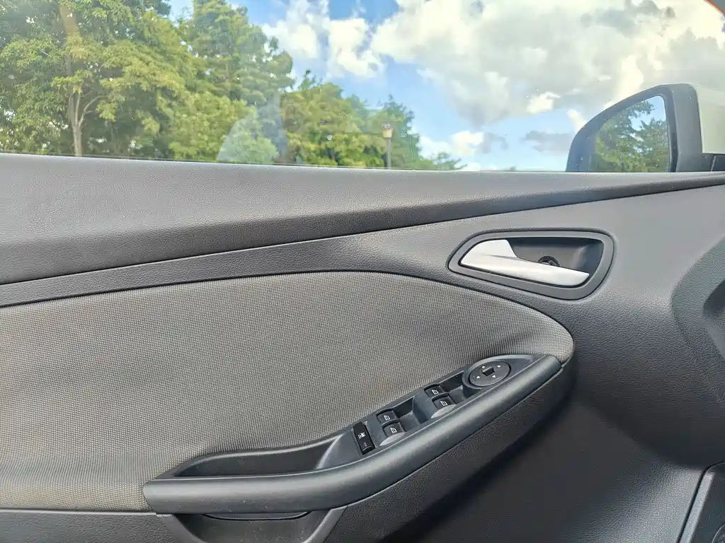 Ford Focus 2012 1.6L AT Comfort
