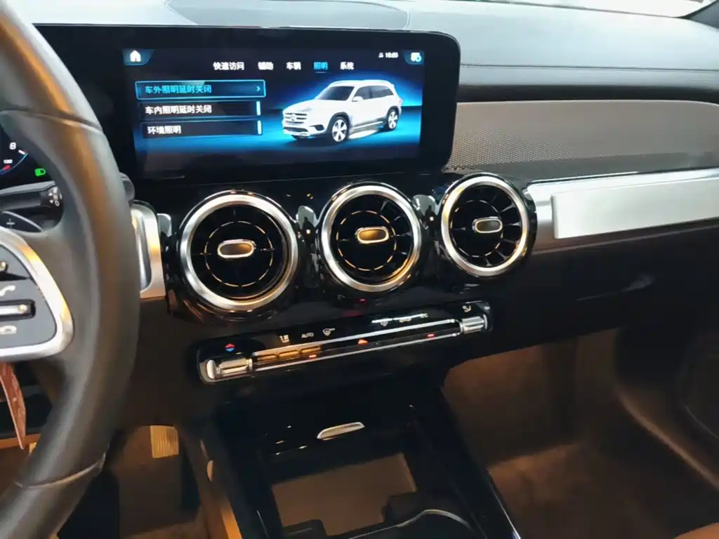 Mercedes-Benz GLB — миниатюра 13