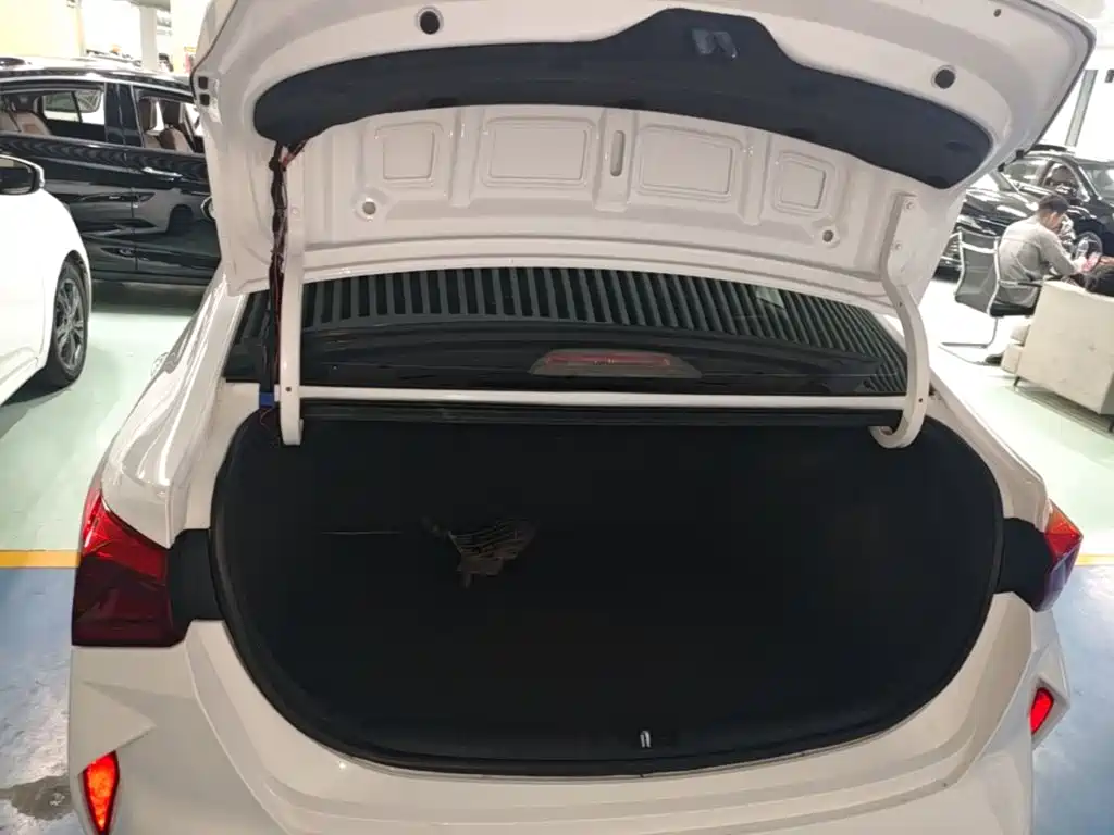 Hyundai Verna — миниатюра 19