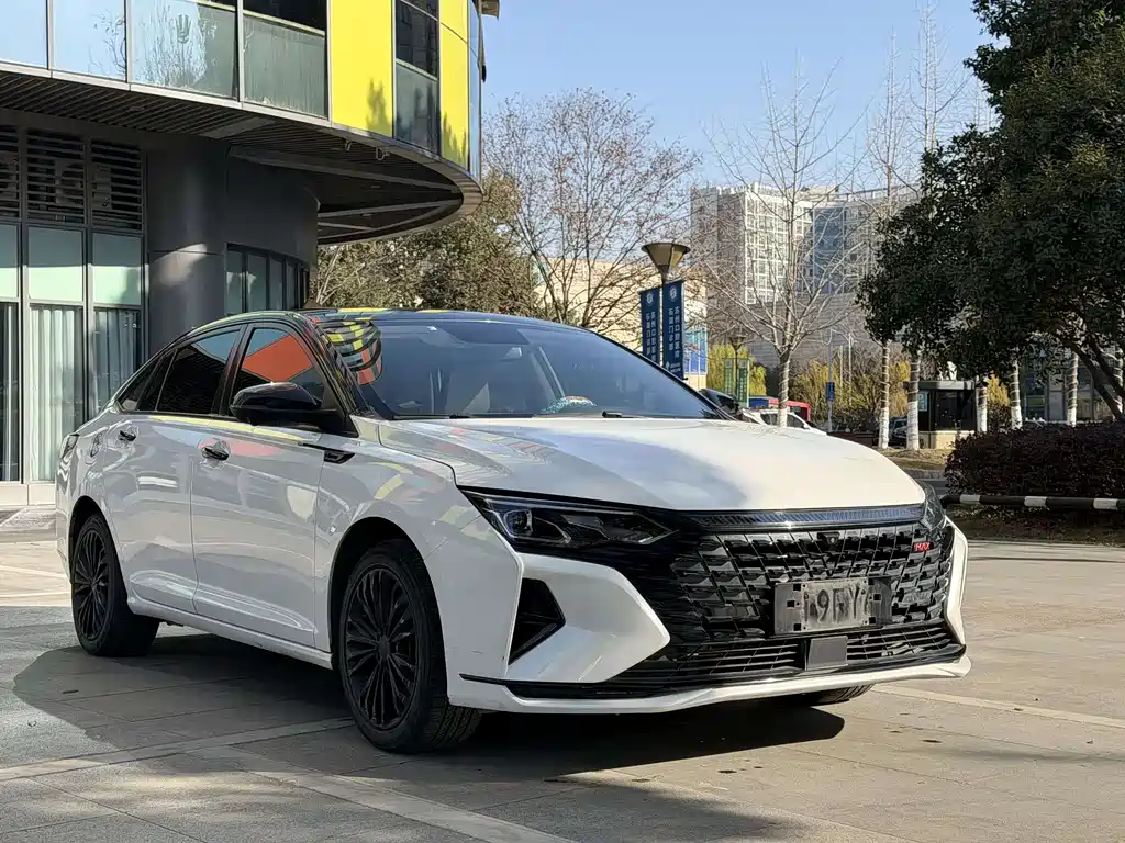 DONGFENG YI HYUN MAX