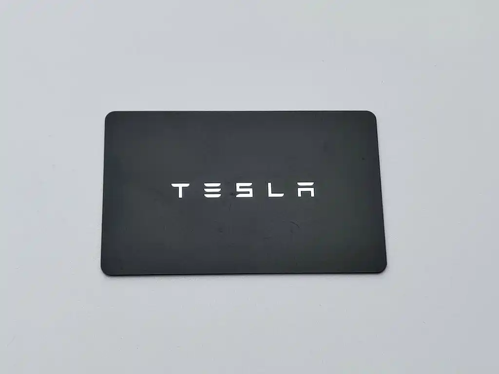 Tesla Model Y — миниатюра 19